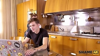 Tommy Gold'S Mature Sex With Russian Cougar In Work Setting