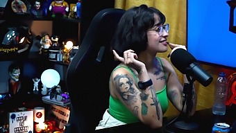 Martina Oliveira, Horny From Watching Ruan'S Big Cock, Evaluates It In A Podcast!
