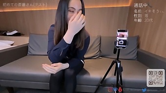 Az Érzéki Telefonálás Robbanásszerű Orgazmushoz Vezet Egy Házas Nő Számára.